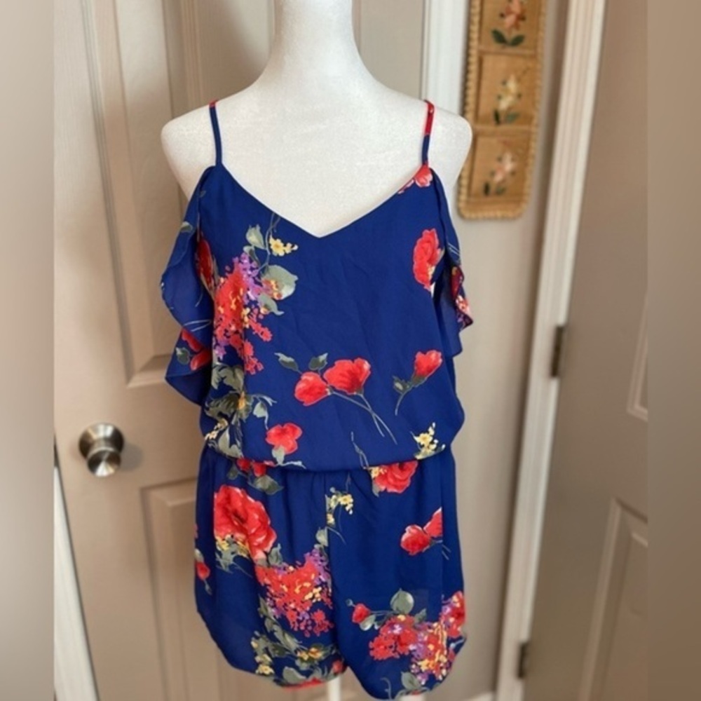 Peppermint vintage blue floral cold shoulder lined romper. Size S.